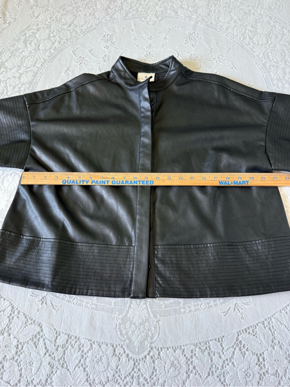 Tuckernuck women’s Black‎ Short Sleeve Shirt Jacket Top Size M Vegan Suede - Picture 7 of 15